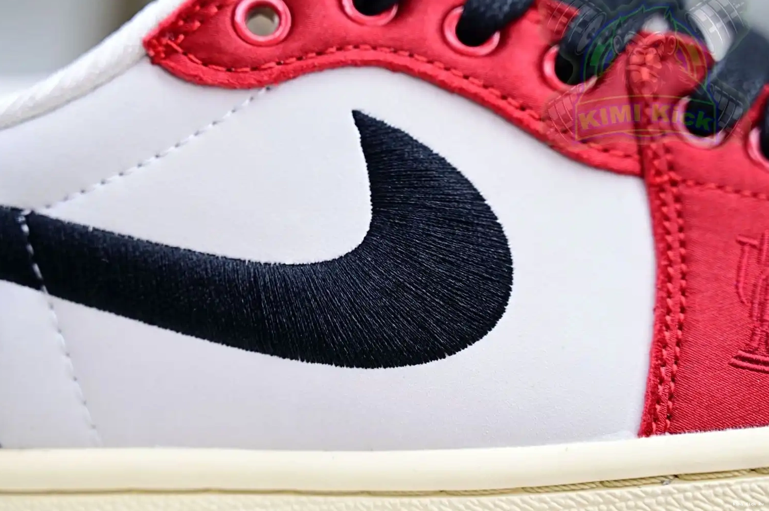 Trophy Room 1 Jordan Kimikick Air x “Away” OG Jordan Low 0810